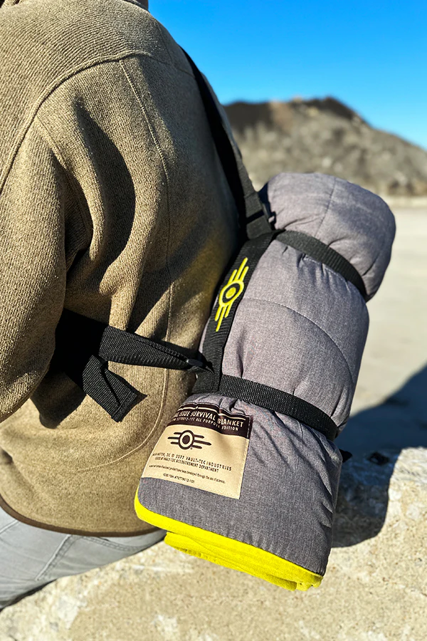Fallout Vault-Tec General Issue Survival Blanket - Image 4