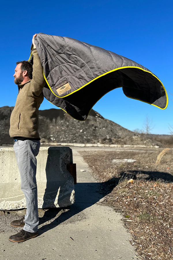 Fallout Vault-Tec General Issue Survival Blanket - Image 7